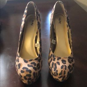 👠 Mossimo Suede Heels👠